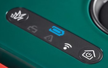 Zapewnia dostęp do najważniejszych funkcji robota. Tylko dwa przyciski na cały trawnik. Wystarczy nacisnąć przyciski ikony trawy ! Naprawdę potrzebujesz tylko dwóch przycisków, aby uzyskać idealny trawnik.