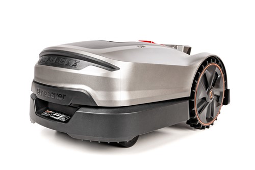 Robot koszący C-MOW-X7 Orion Cedrus z technologią RTK do precyzyjnego koszenia trawnika o powierzchni do 6000 m²