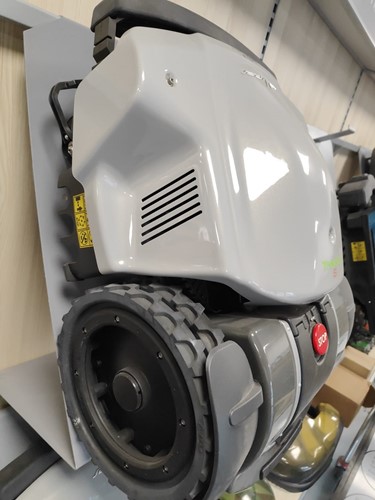 Robot Koszący WIPER TREKKER  S Premium 3200m2