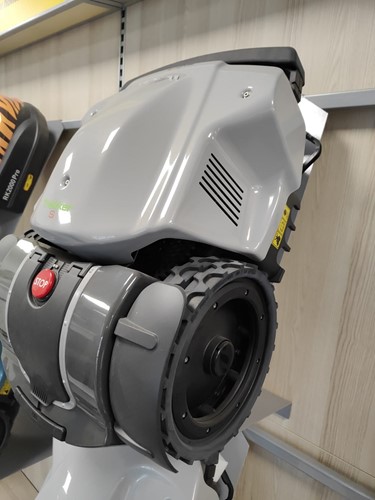 Robot Koszący WIPER TREKKER  S Premium 3200m2