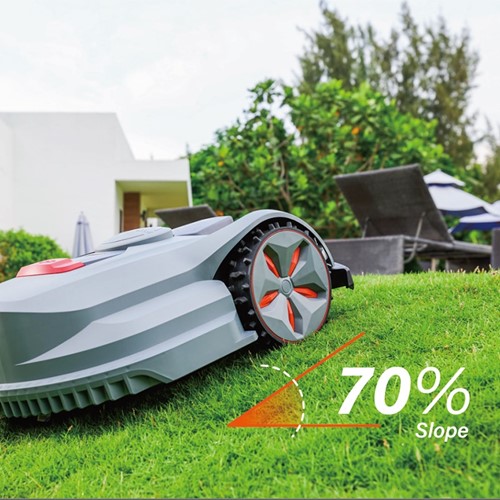 Robot koszący C-MOW-X7 Orion Cedrus z technologią RTK do precyzyjnego koszenia trawnika o powierzchni do 6000 m²
