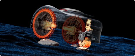 Robot koszący Segway i205 z napędem na wszystkie koła pracujący na nierównym terenie ogrodu