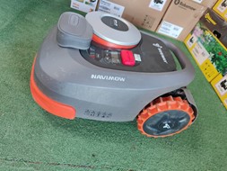 Robot koszący ze sztuczną inteligencją i kamerą rozpoznającą otoczenie, unikanie przeszkód, technologia RTK i GPS