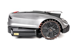 Robot koszący C-MOW-X5 Cedrus z technologią RTK do precyzyjnego koszenia trawnika o powierzchni do 2000 m²