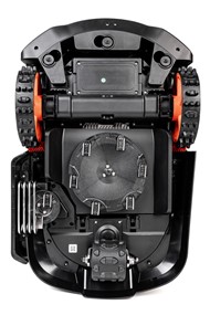 Robot koszący C-MOW-X5 Cedrus z technologią RTK do precyzyjnego koszenia trawnika o powierzchni do 2000 m²