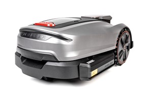 Robot koszący C-MOW-X5 Cedrus z technologią RTK do precyzyjnego koszenia trawnika o powierzchni do 2000 m²